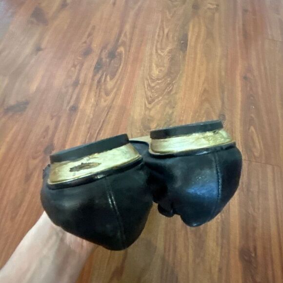 Juicy Couture black leather flats with gold chain detail size 8 made in Italy - Picture 5 of 6